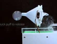 SensaBubble: A Chrono-Sensory Mid-Air Display of Sight and Smell
